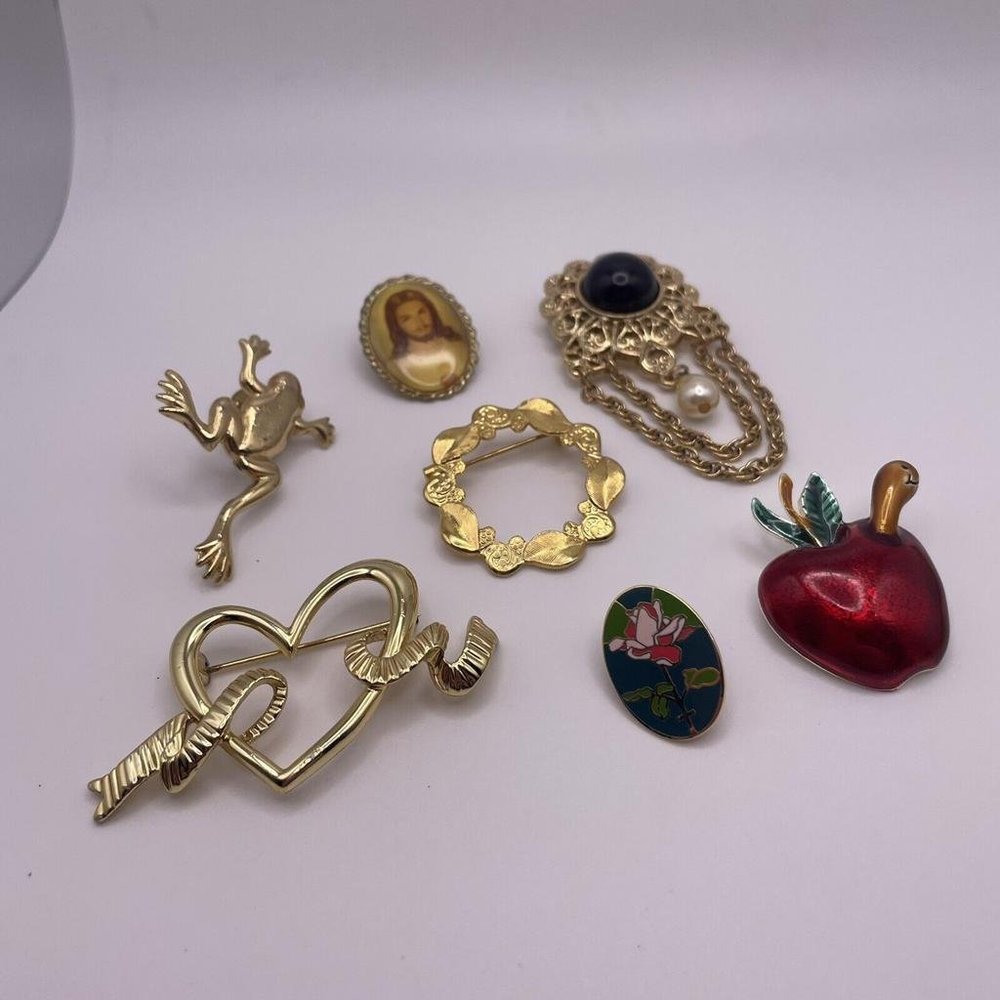 Lot Of 7 Vintage - Modern Brooch Pins - Apple, Jesus, Frog, Flower, Heart, Etc
